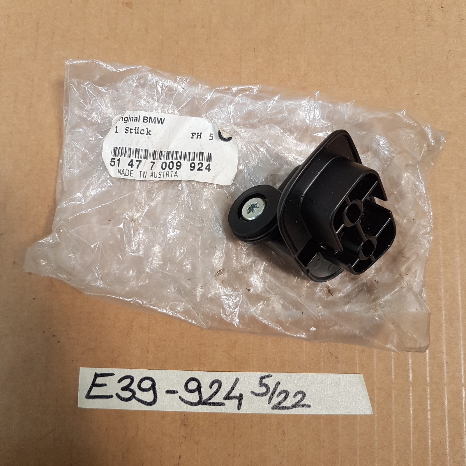 BMW E39 Touring Gepäckraum Rolle 7009924 Rollenbock Ladeboden rechts 