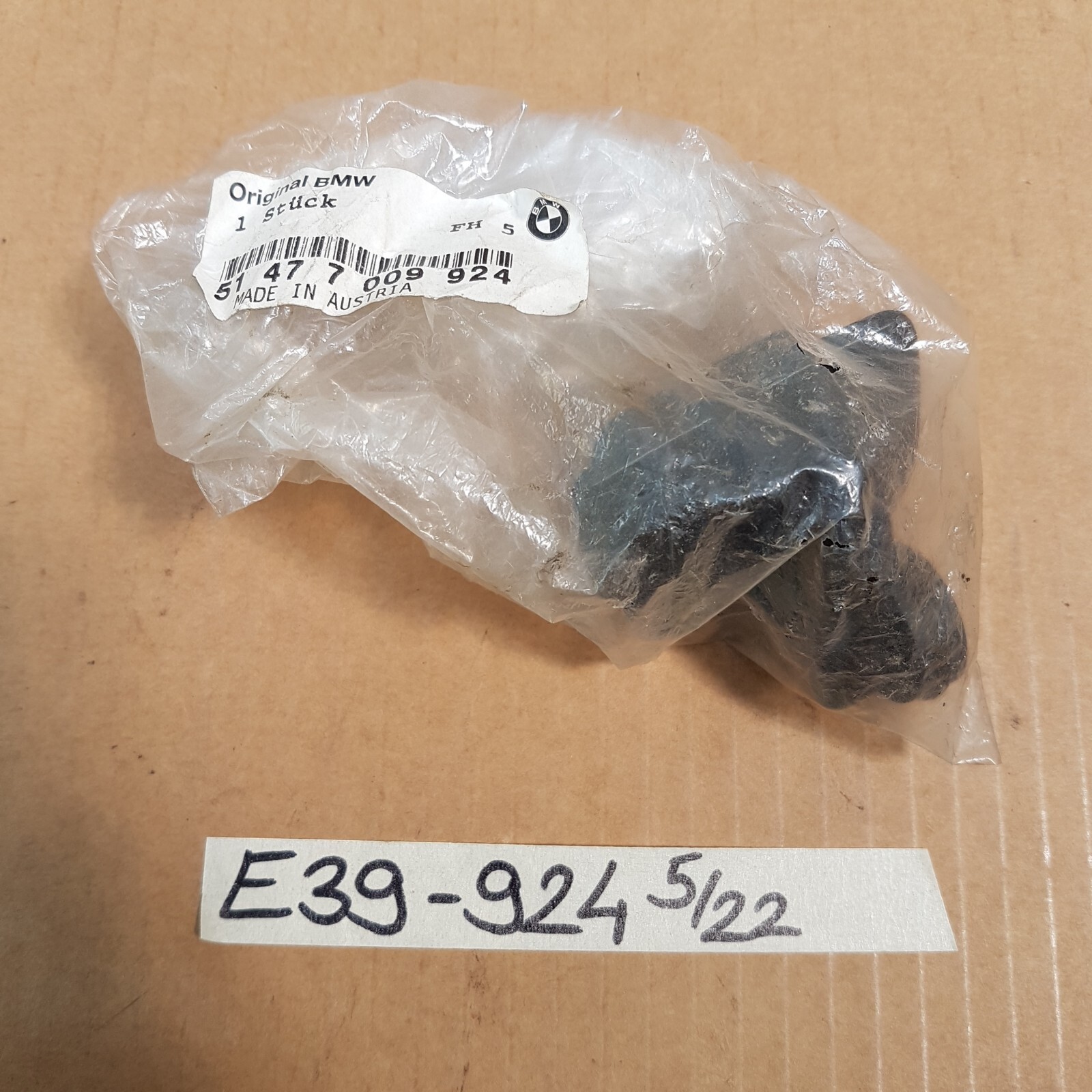 BMW E39 Touring Gepäckraum Rolle 7009924 Rollenbock Ladeboden rechts 