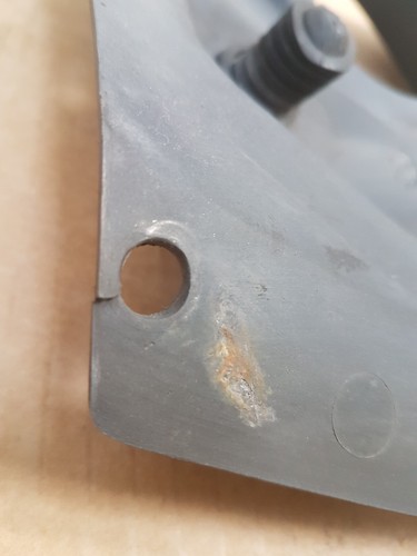 BMW Z4 E85 Verkleidung  Schlossträger Kühler Motor Abdeckung  7162123 beschädigt