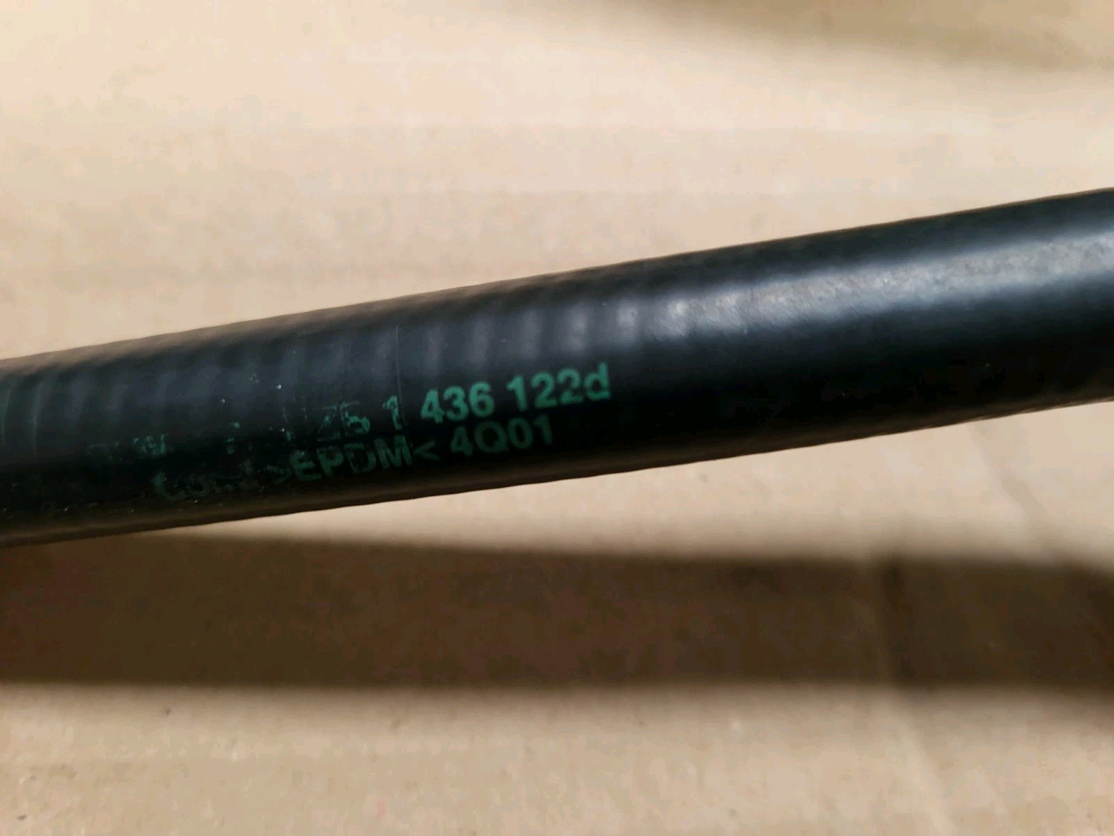 BMW Z3 Lüftung Schlauch Leitung Kühlwasser Vorratsbehälter zu Kühler 1436122