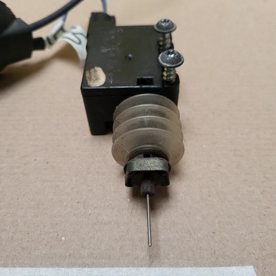 BMW Z3 Tank Deckel Öffner ZV Stellmotor Stellantrieb Tank Klappe 8410575