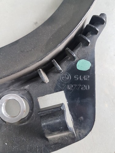 BMW E91 LCI Halter Stossfänger Führung Stoßstange Mitte hinten 7127720