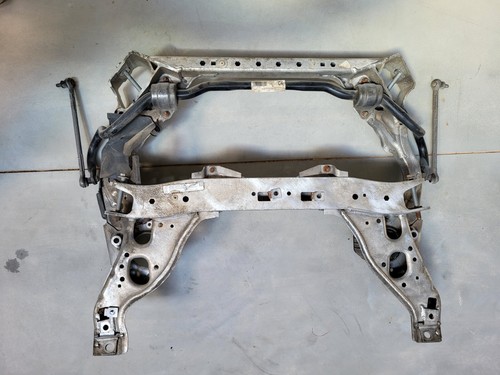 BMW E87 E90 E91 E92  Vorderachsträger Motorträger Agregate Träger VORNE ABHOLUNG