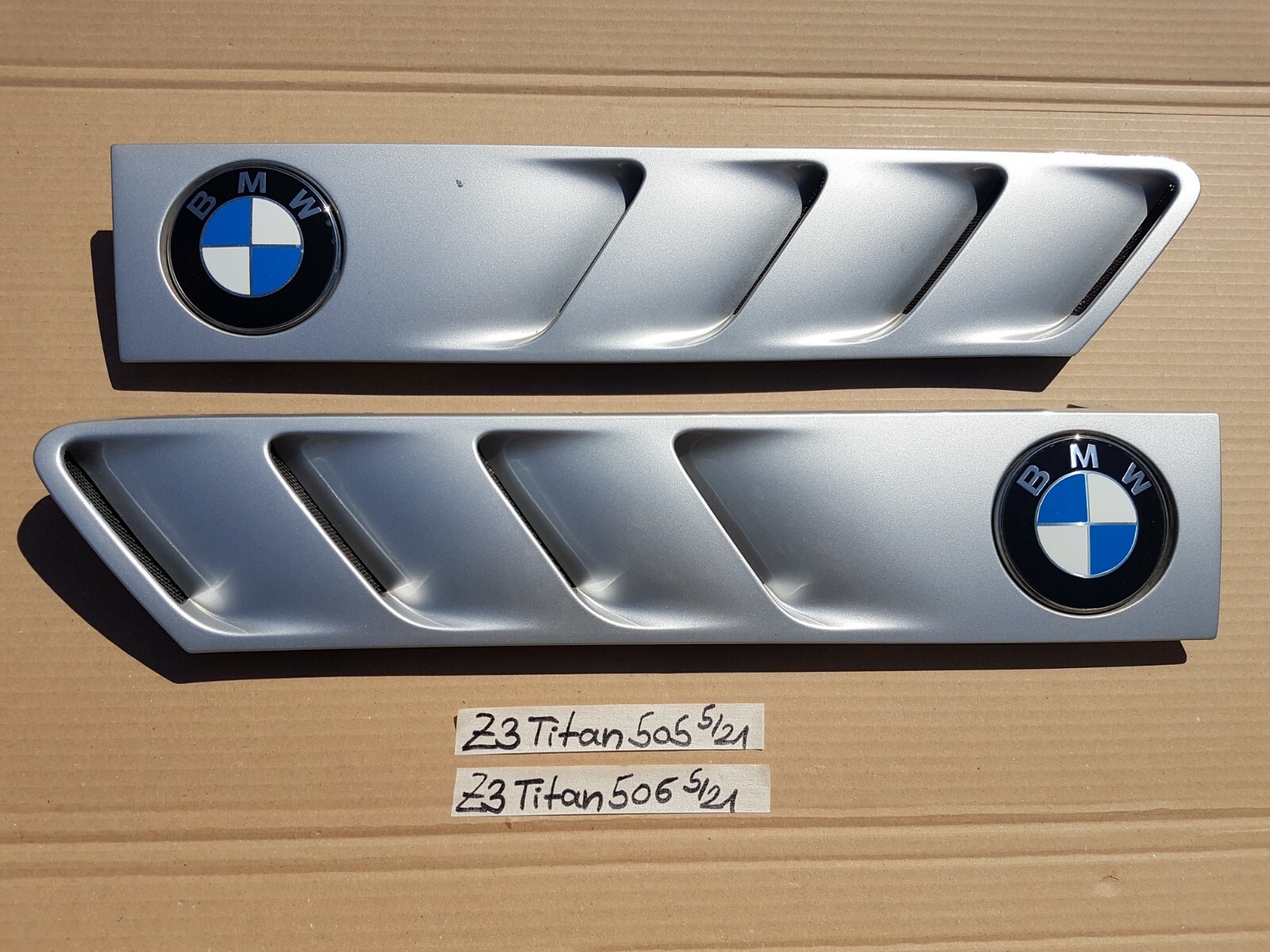 BMW Z3 Lufteinlass Ki​emen Ziergitter Motorhaube Titan Silber RECHTS + LINKS