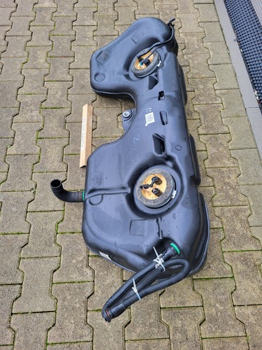Tank BMW E90 E91 E92 E93 Diesel Kraftstoff Tank 7283802 mit Pumpe  