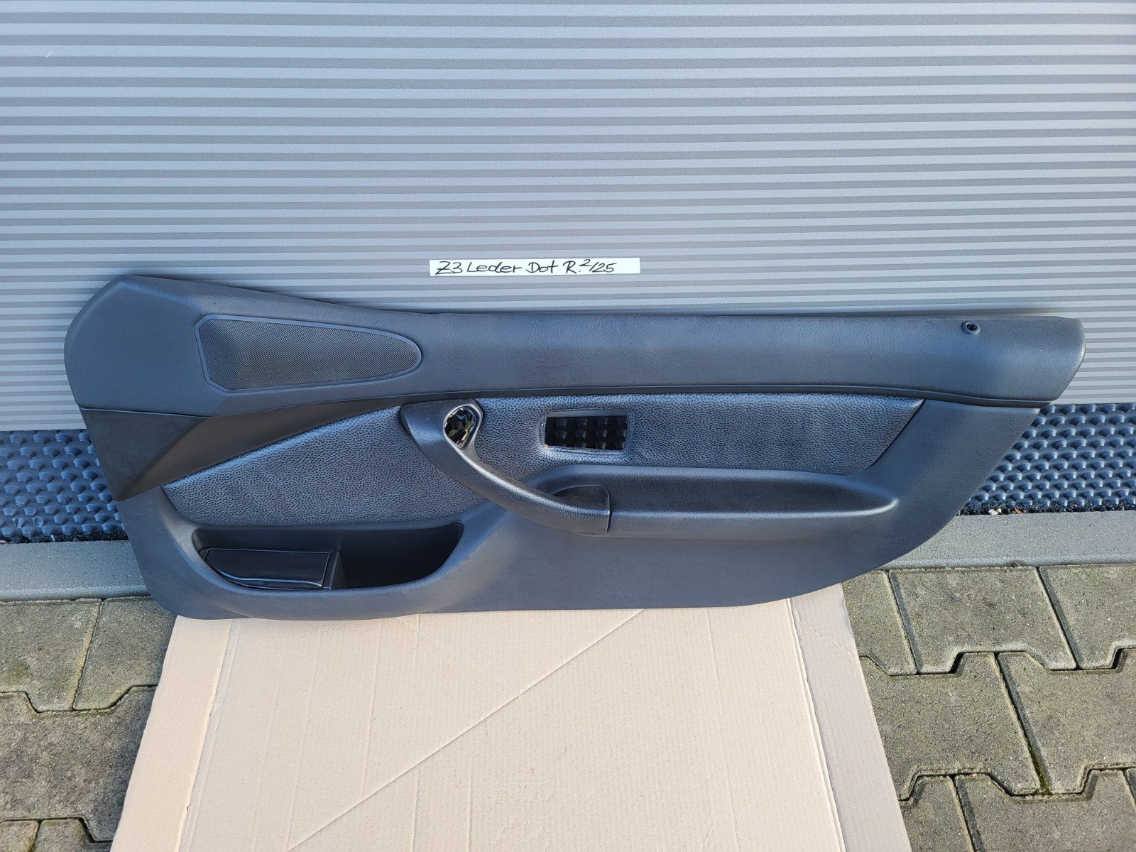 BMW Z3 Roadster Coupe Tür Verkleidung Leder Dot Schwarz RECHTS mit Türgriff