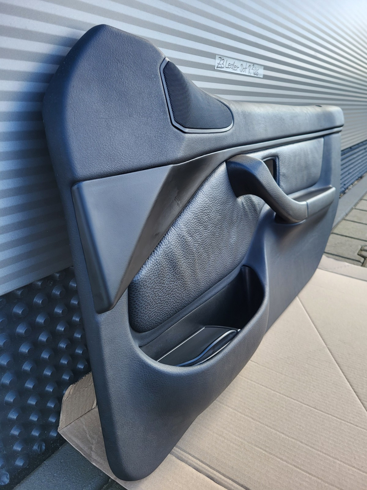 BMW Z3 Roadster Coupe Tür Verkleidung Leder Dot Schwarz RECHTS mit Türgriff