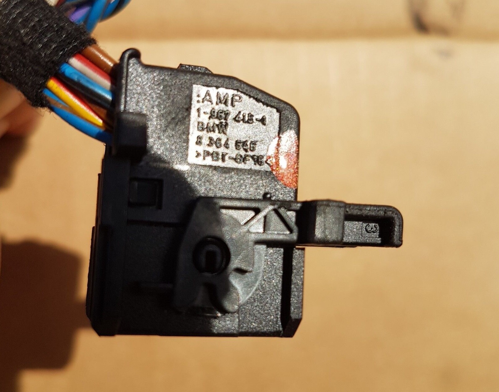 BMW Z3 Roadster Tiefton Lautsprecher Box Audio Stecker 8364646