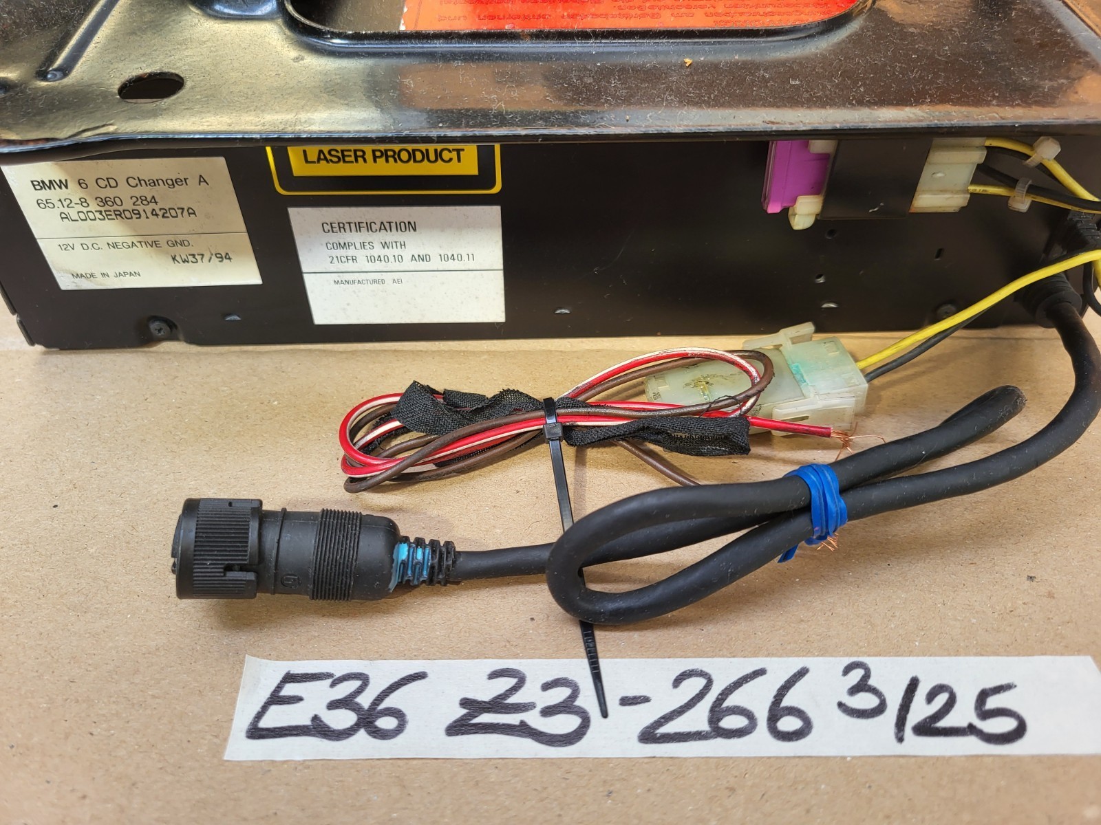 BMW Z3 Roadster Coupe CD Wechsler 8360284 + 6 Fach Magazin Changer DEFEKT