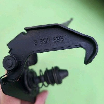 BMW Z3 Roadster Coupe  Haubenzapfen 8122267 Fanghaken Motorhaube rechts 8397693