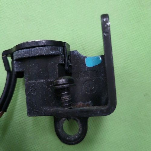 BMW Z4 E85 Roadster Hardtop Vorbereitung Halterung Halter Aufnahme rechts links 