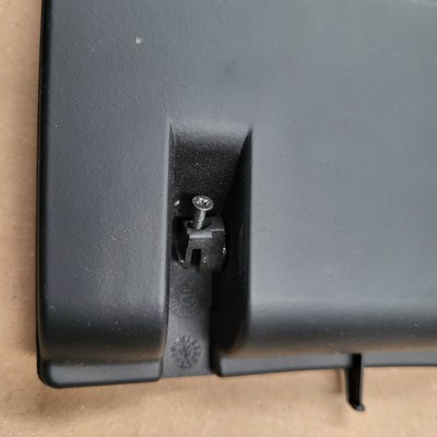 BMW Z4 E85 E86 Klappe Deckel Ablage  Mittelkonsole  HINTEN Schwarz Black 6978100