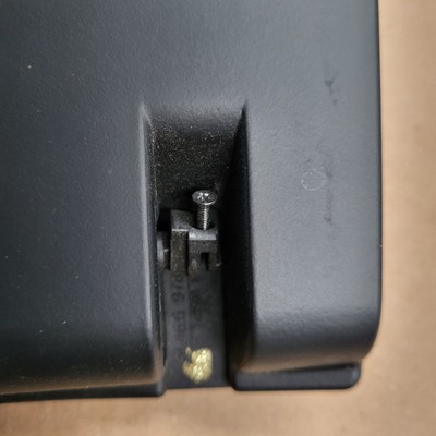 BMW Z4 E85 E86 Klappe Deckel Ablage  Mittelkonsole  HINTEN Schwarz Black 6978100