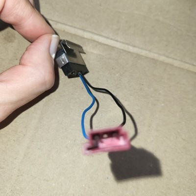 Original BMW E46 Cabrio  Mikroschalter Verdeck Kasten Klappe 8236846