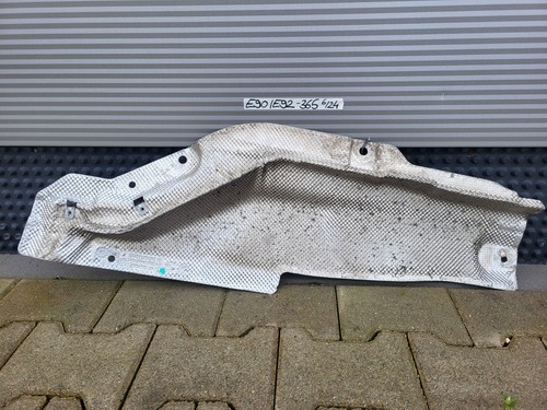 BMW E81 E82 E87 E88 E90 E91 E92 Hitzeblech Wärmeisolierung vorne rechts 7059365