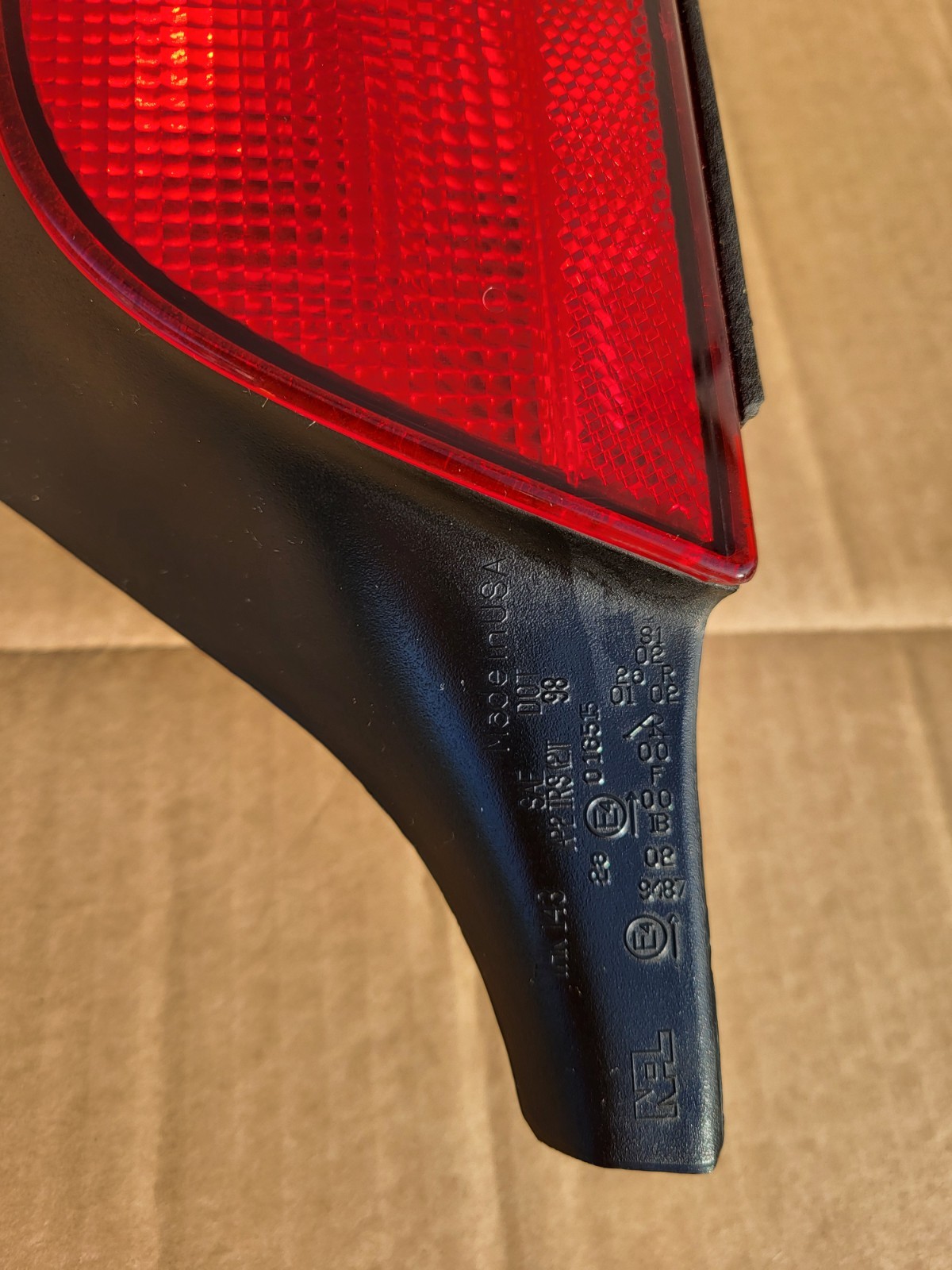 BMW Z3 Roadster Rückleuchte Rücklicht Bremslicht 8384512 RECHTS rot weiss