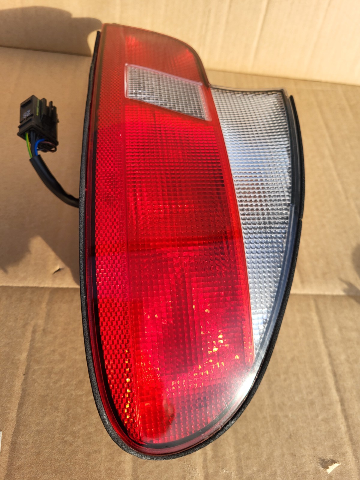 BMW Z3 Roadster Rückleuchte Rücklicht Bremslicht 8384512 RECHTS rot weiss