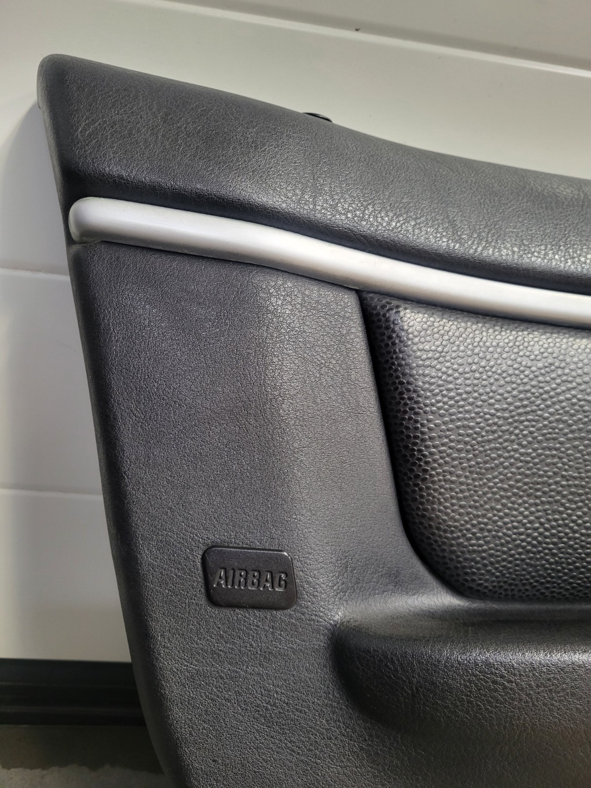 BMW Z3 Tür Verkleidung Leder Schwarz RECHTS LINKS Türgriff  Airbag-Klappe Chrom