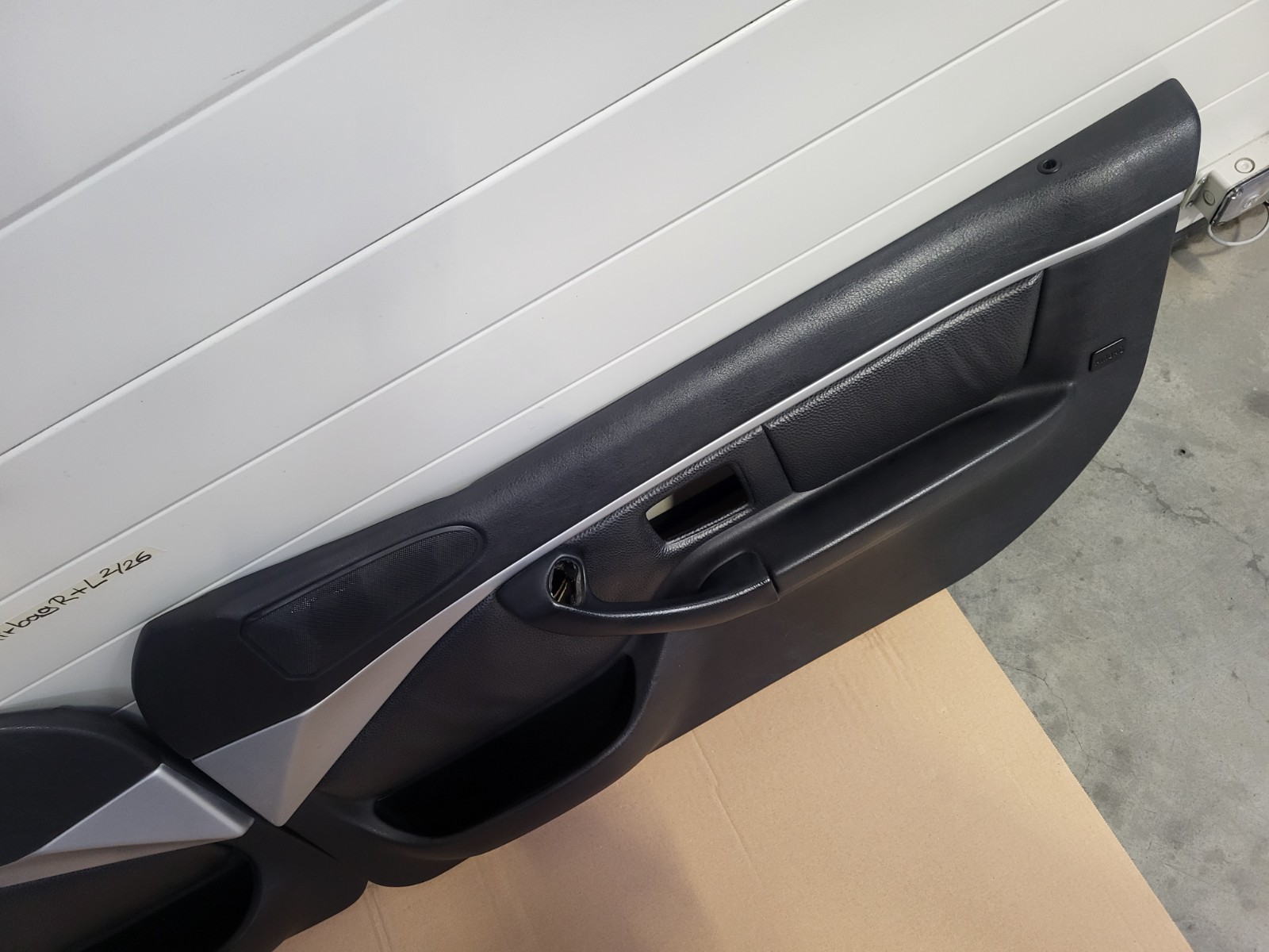 BMW Z3 Tür Verkleidung Leder Schwarz RECHTS LINKS Türgriff  Airbag-Klappe Chrom