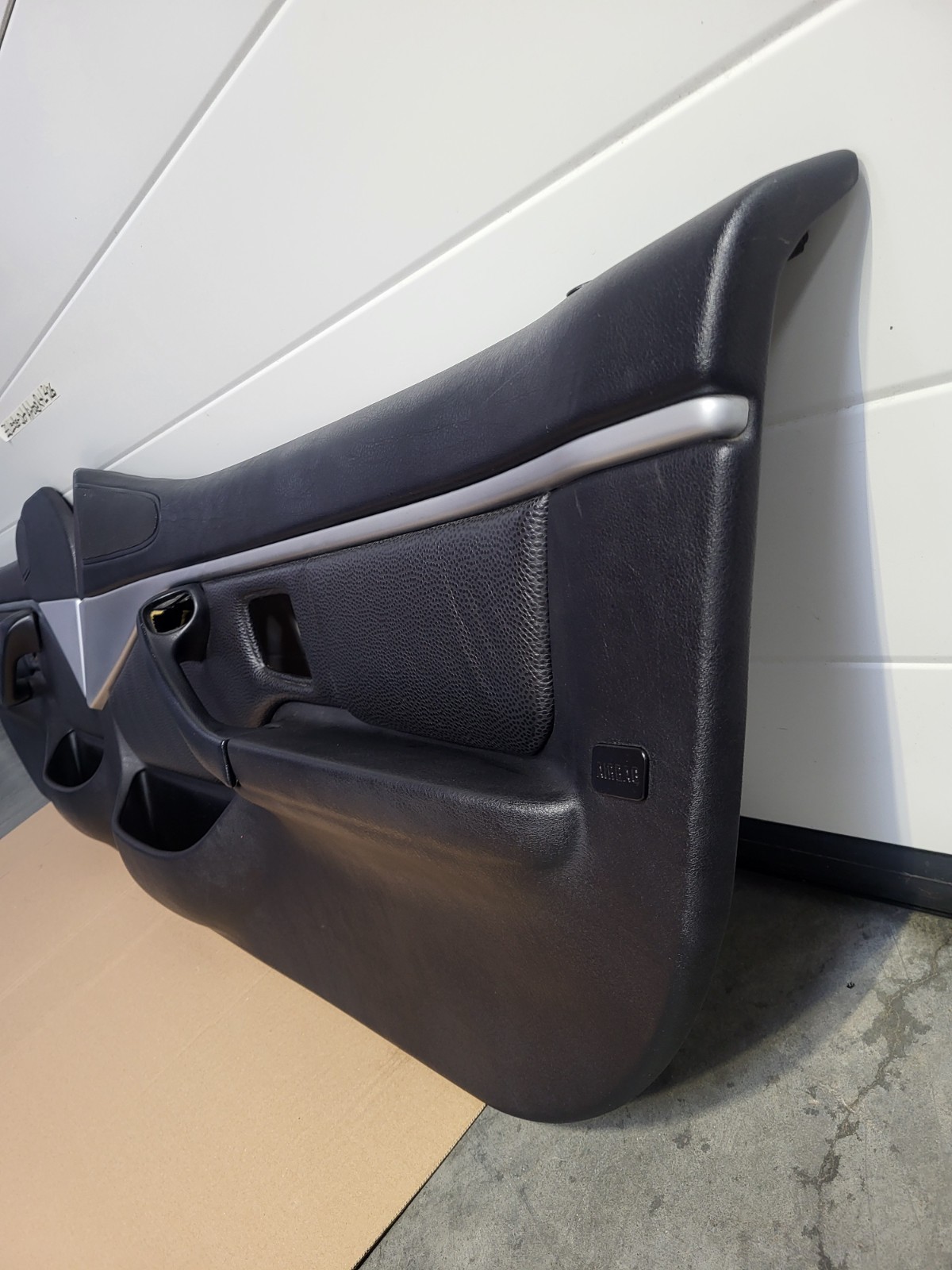 BMW Z3 Tür Verkleidung Leder Schwarz RECHTS LINKS Türgriff  Airbag-Klappe Chrom