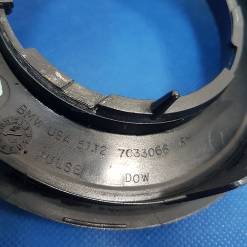 BMW Z4 E85 E86 Seiten Blinker Ring im Kotflügel VORNE RECHTS schwarz 7033066