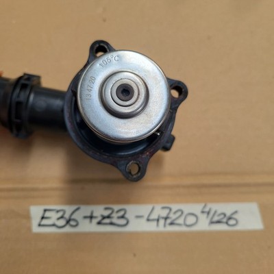 BMW  E36 + Z3 Anschlussstück Flansch Wasserpumpe Thermostat  Ventil  1721043