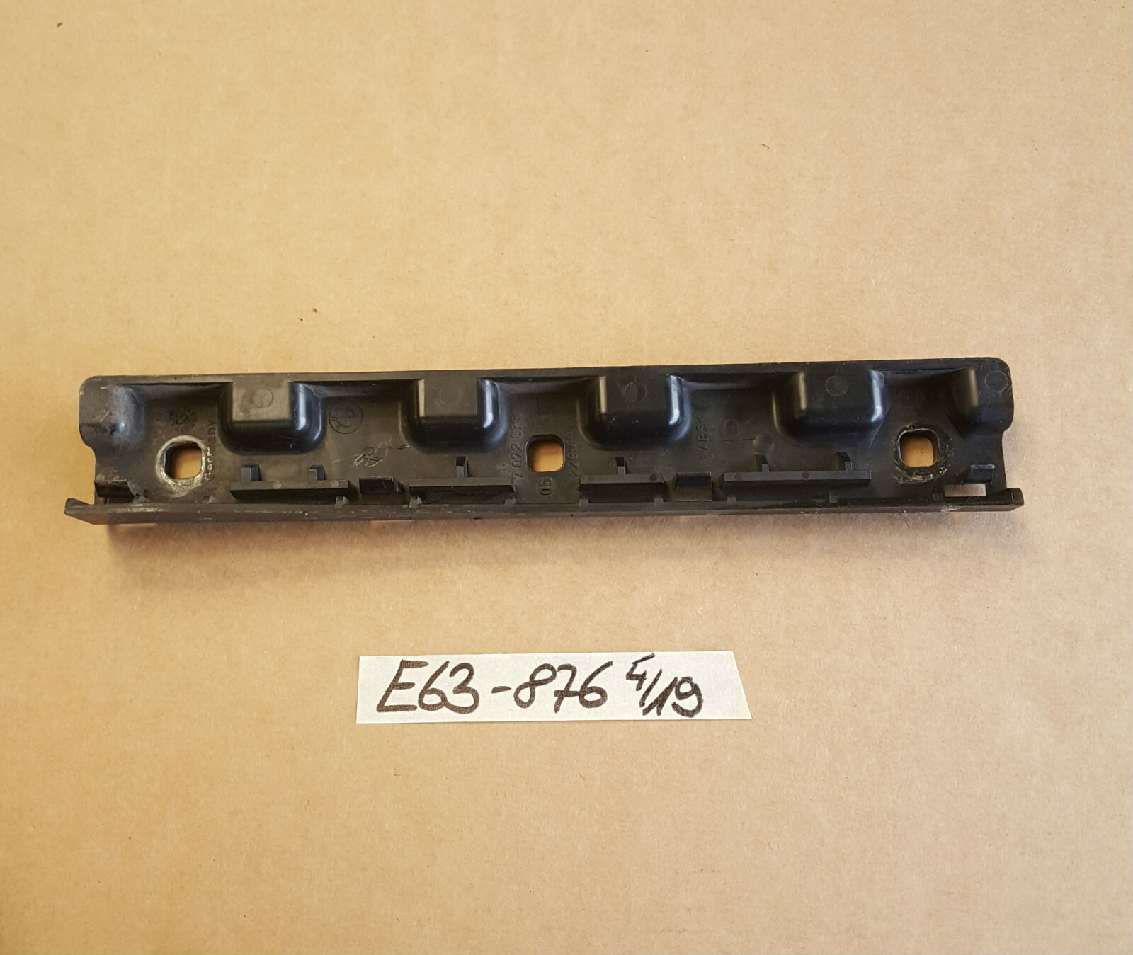 BMW 6er E63 E64 Halteleiste rechts 7072876
