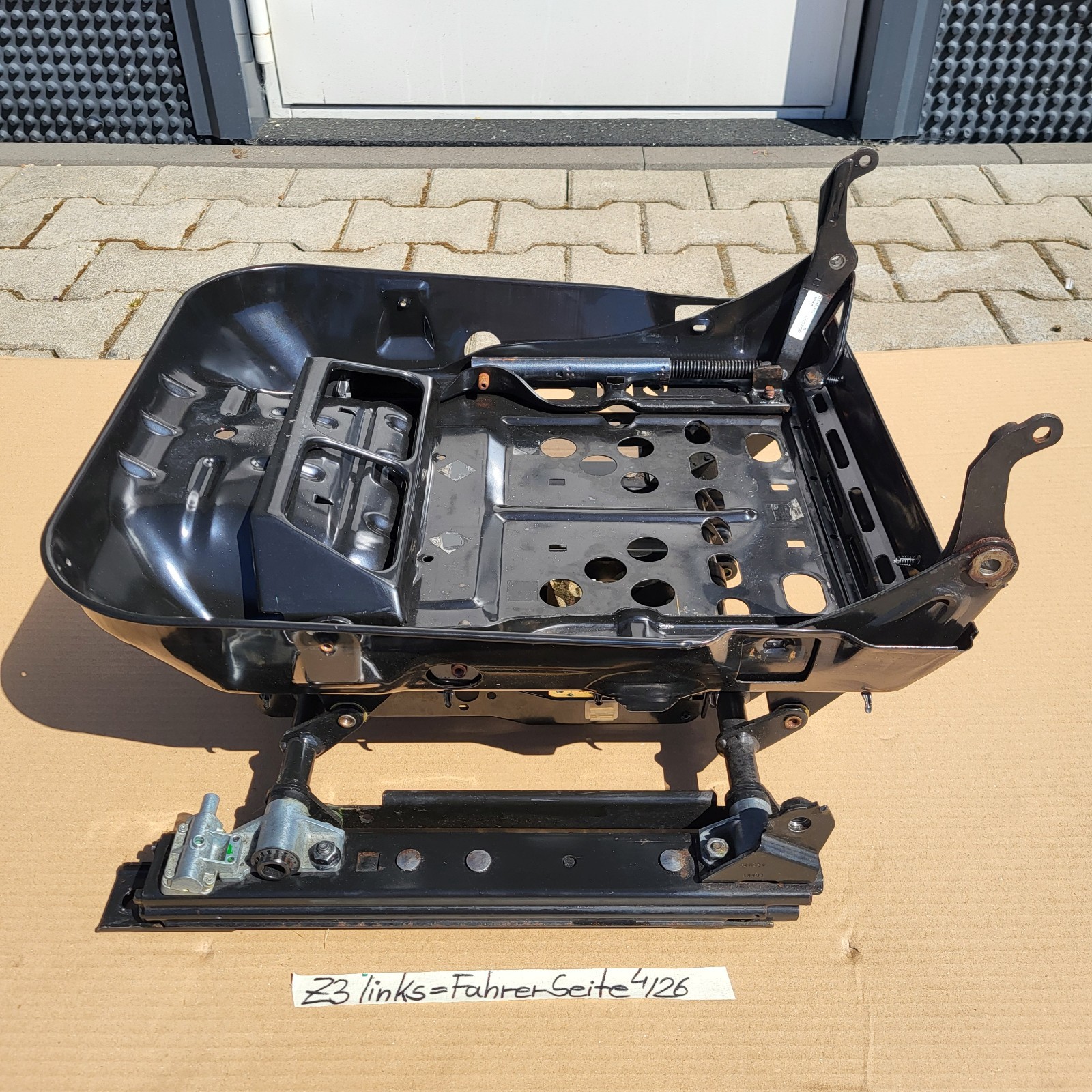 BMW Z3 Roadster Fahrer Sitz Unterteil Gestell LINKS Sitz Schale Schiene Spindel