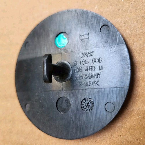 Mini + BMW E60 E61 E63 E64 E90 E91 X3 Klett Knopf Fußmatte Klettelement 9166609