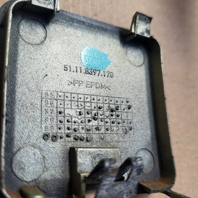BMW Z3 Klappe Stoßstange hinten Verkleidung Abschleppöse 8397170 Pistaziengrün