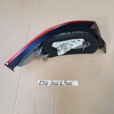 Original BMW E93 Cabrio Rücklicht Heckleuchte Seitenwand RECHTS 7162302