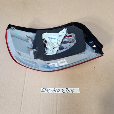 Original BMW E93 Cabrio Rücklicht Heckleuchte Seitenwand RECHTS 7162302