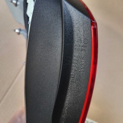 Original BMW E93 Cabrio Rücklicht Heckleuchte Seitenwand RECHTS 7162302